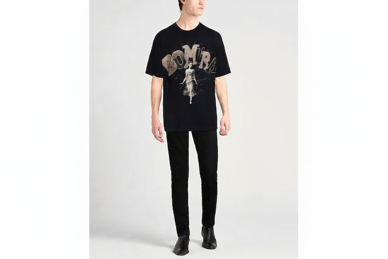 Bomura Tee on Model