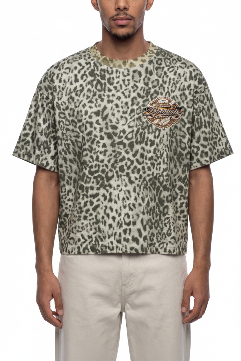 Wild Luxe Savana Leopardo Boxy Tee on Model