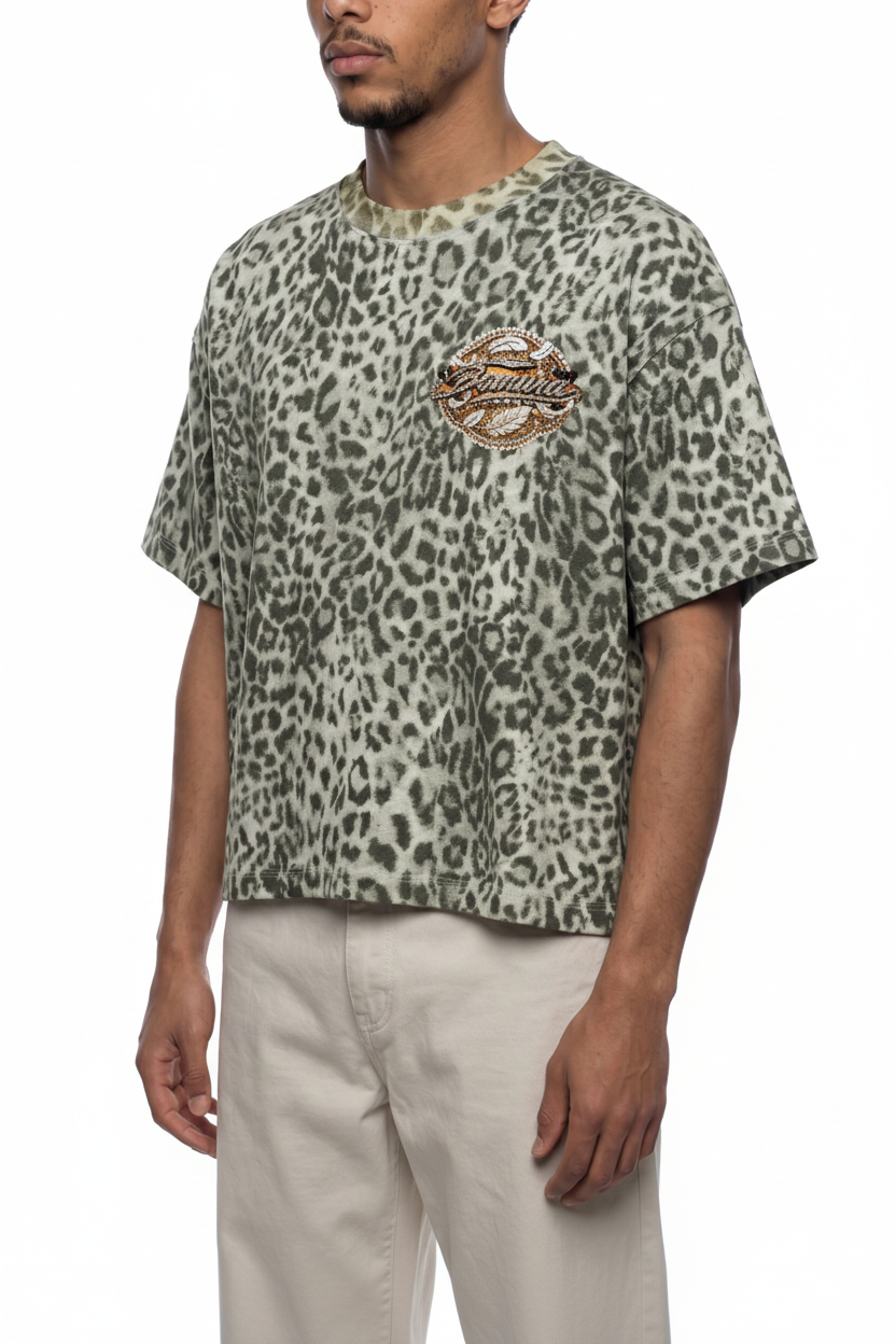 Wild Luxe Savana Leopardo Boxy Tee on Model