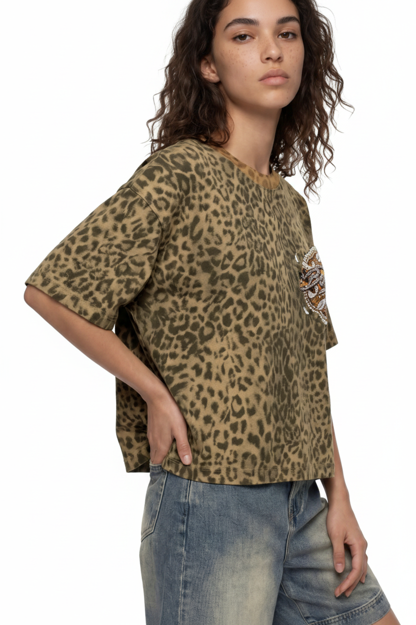 Wild Luxe Savana Leopardo Boxy Tee on Model